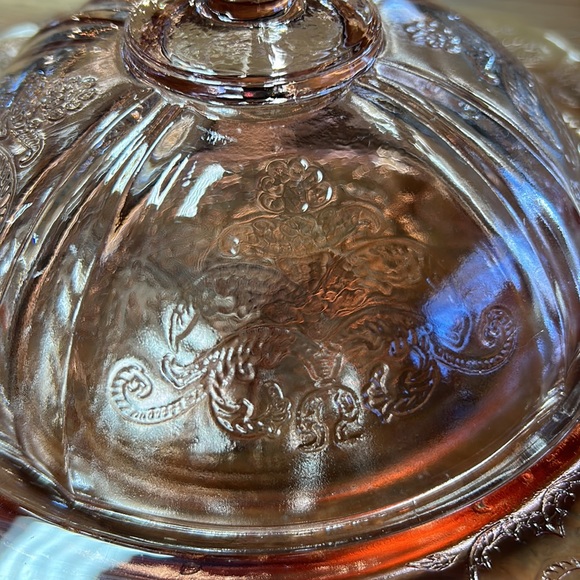 Pink depression glass covered dish - Picture 8 of 8